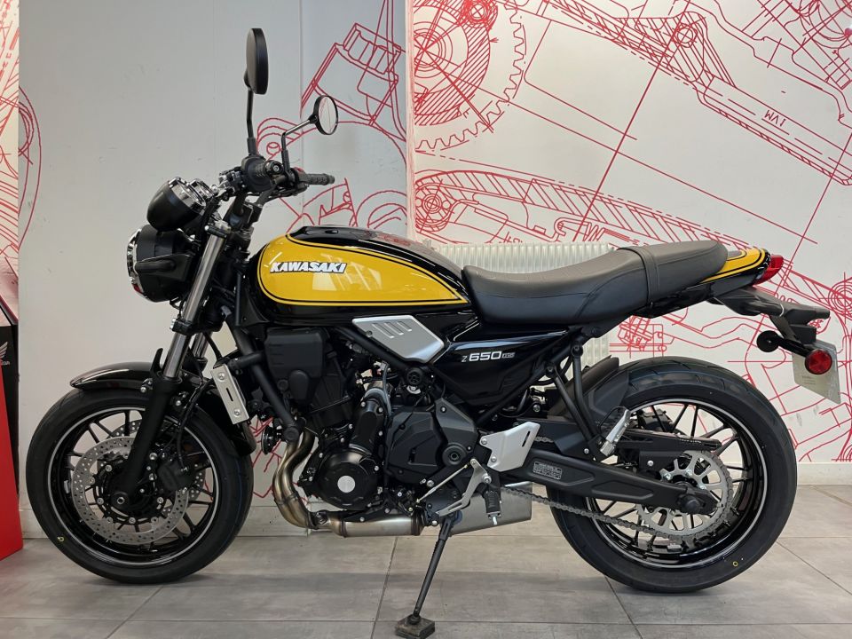KAWASAKI Z 650 RS 4