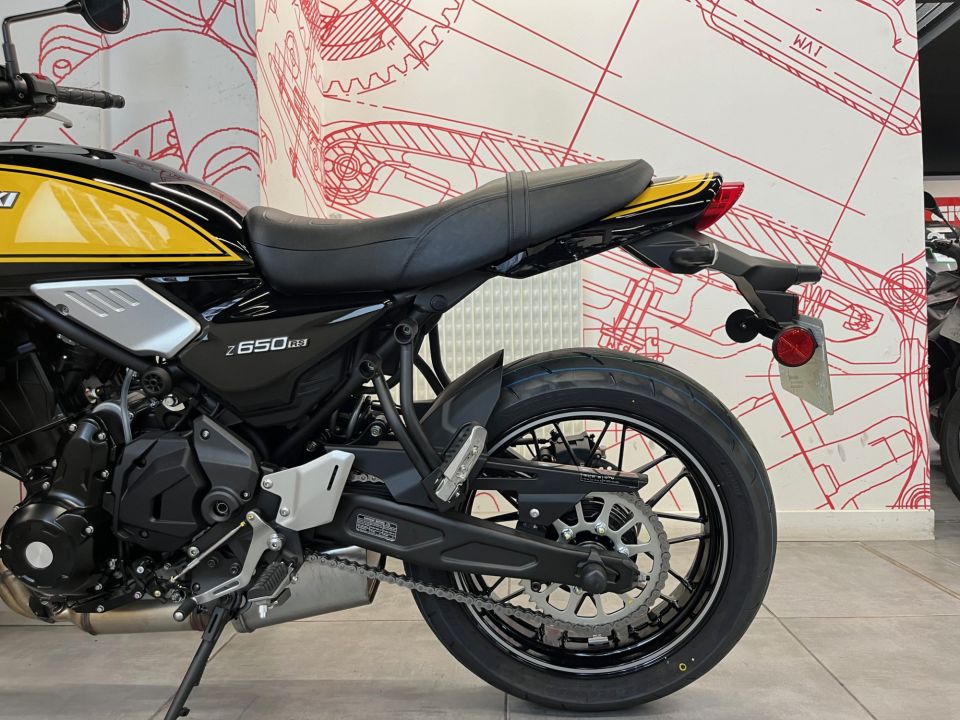KAWASAKI Z 650 RS 4