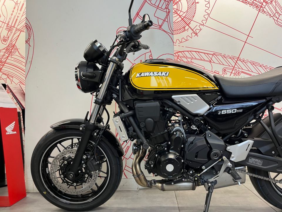 KAWASAKI Z 650 RS 4