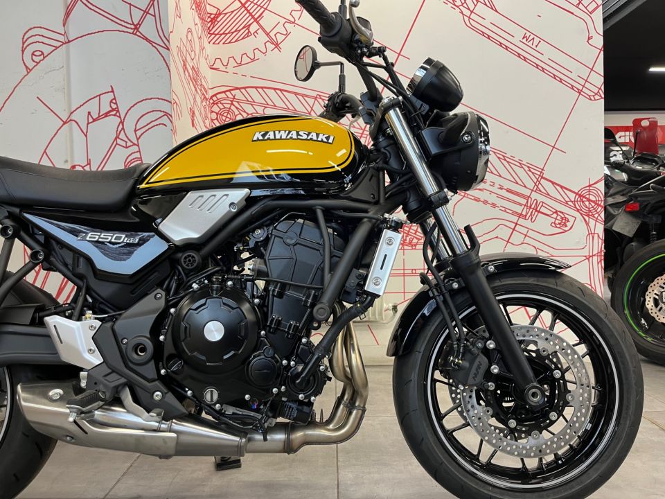 KAWASAKI Z 650 RS 4