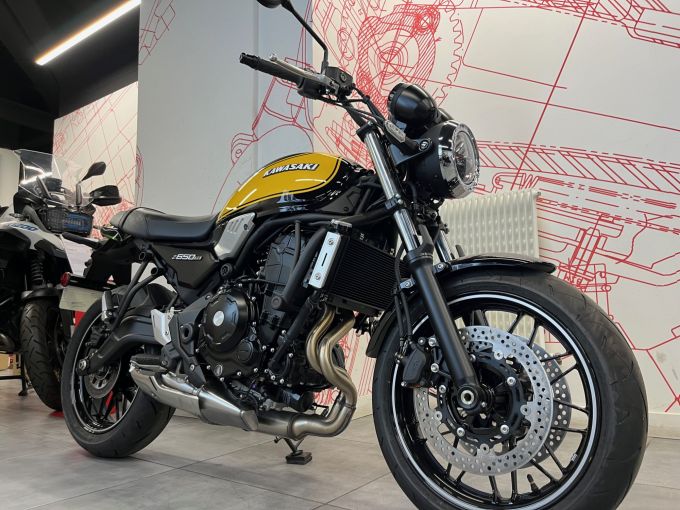 KAWASAKI Z 650 RS 4