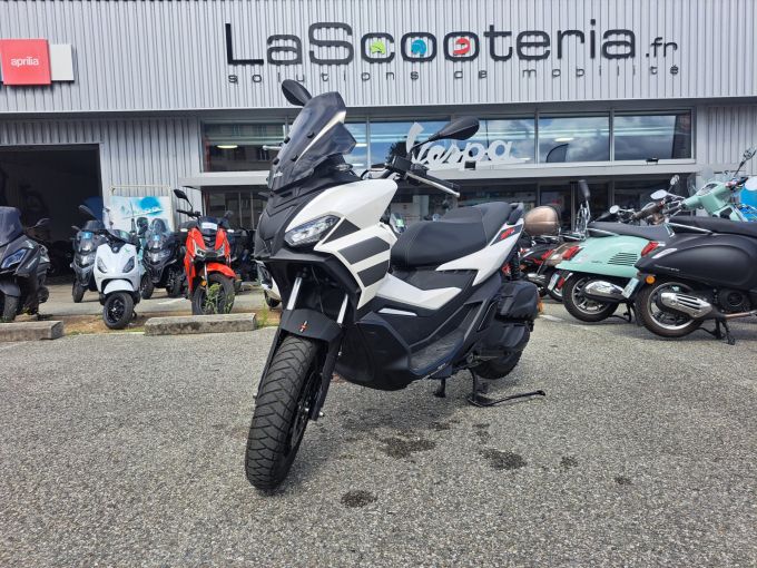 APRILIA SR GT 125 4