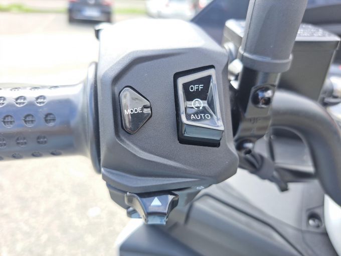 APRILIA SR GT 125 4