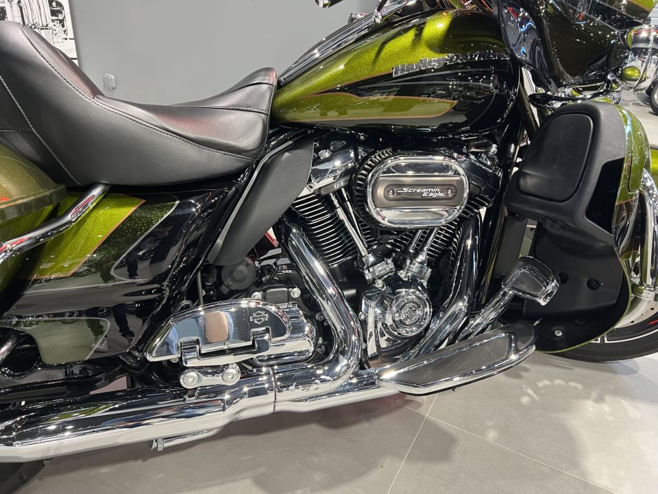 HARLEY-DAVIDSON TOURING ELECTRA ULTRA 1868 LIMITED CVO 4