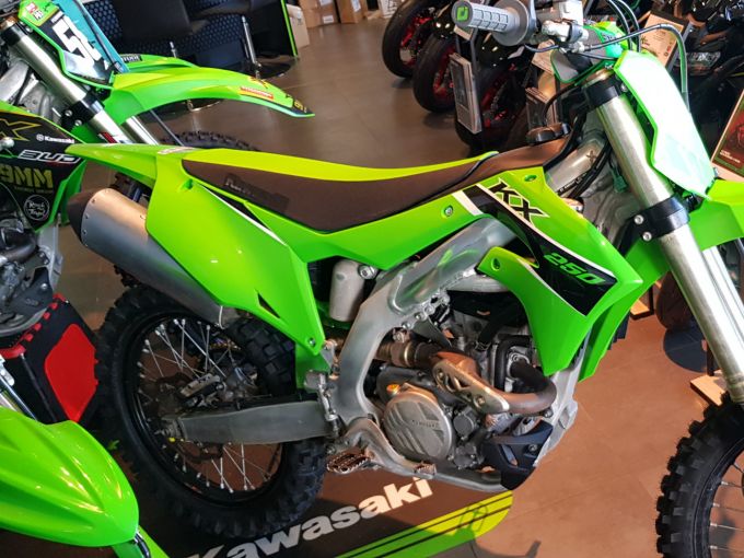 KAWASAKI KX 4