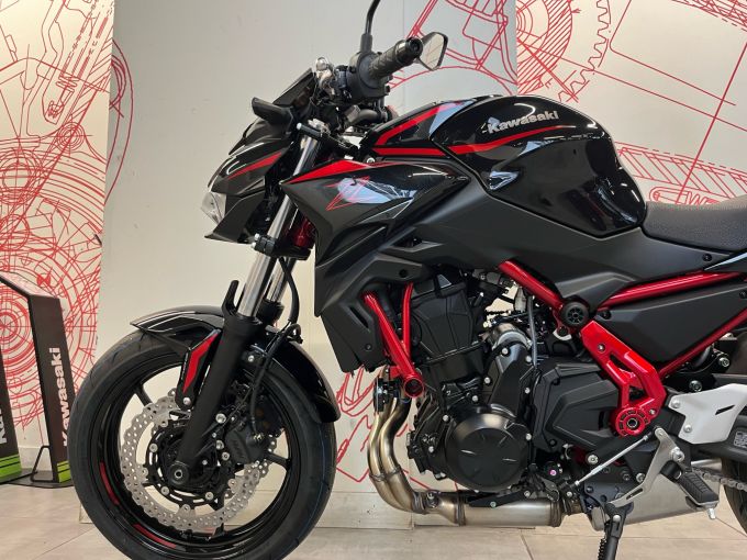 KAWASAKI Z 650 (47.5CV) 4