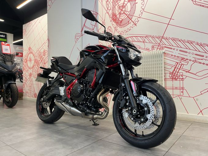 KAWASAKI Z 650 (47.5CV) 4