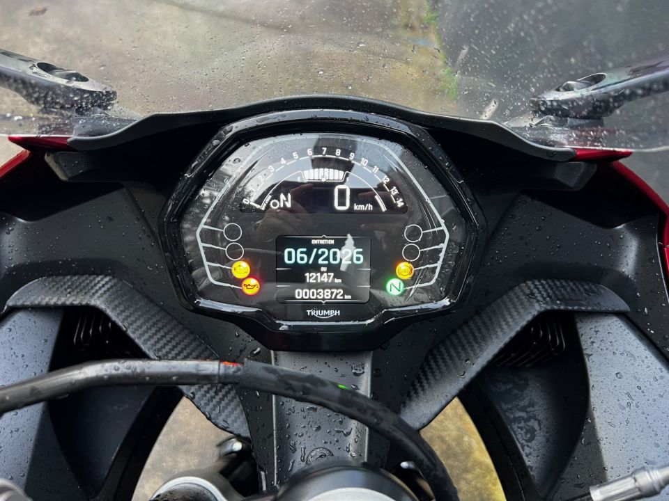 TRIUMPH 	DAYTONA 660 4