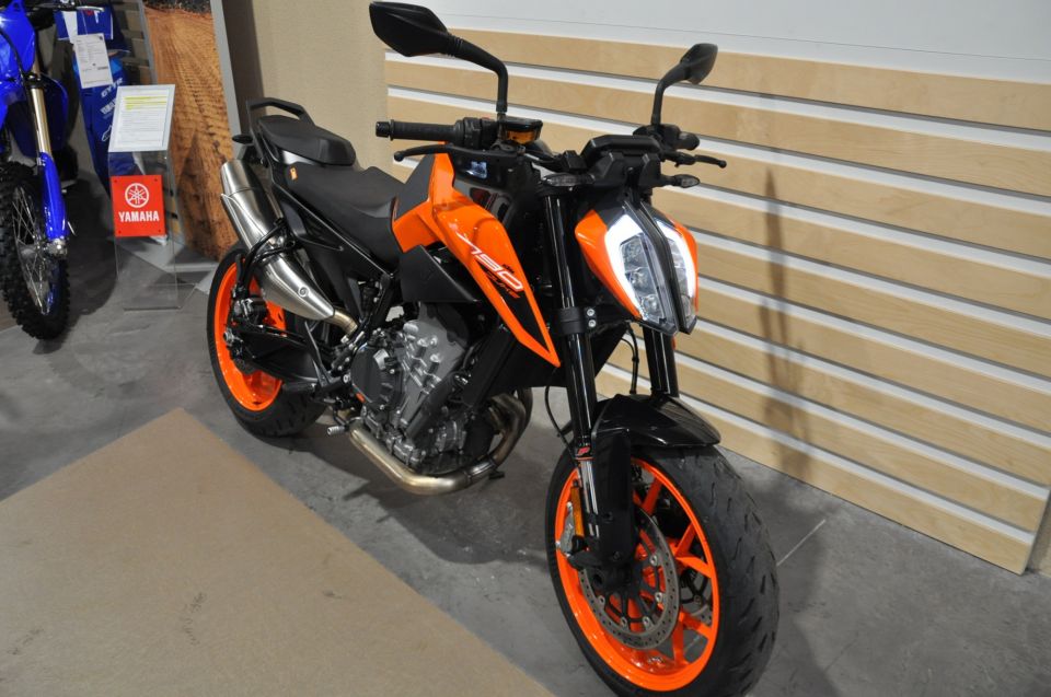 KTM 790 DUKE L 4