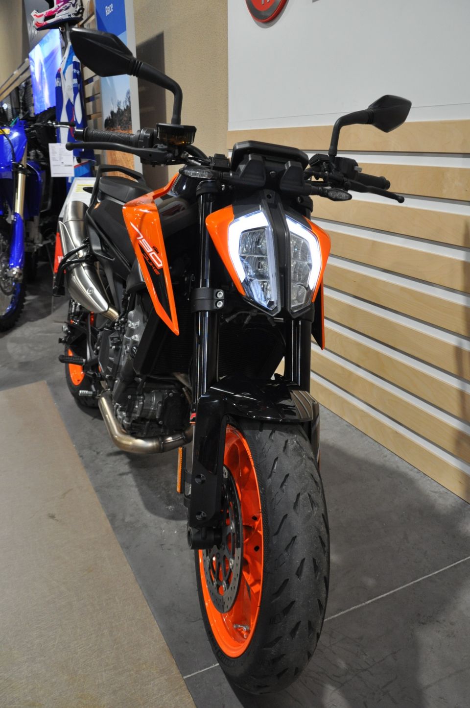 KTM 790 DUKE L 4