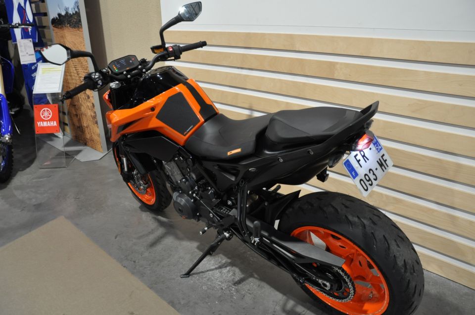 KTM 790 DUKE L 4