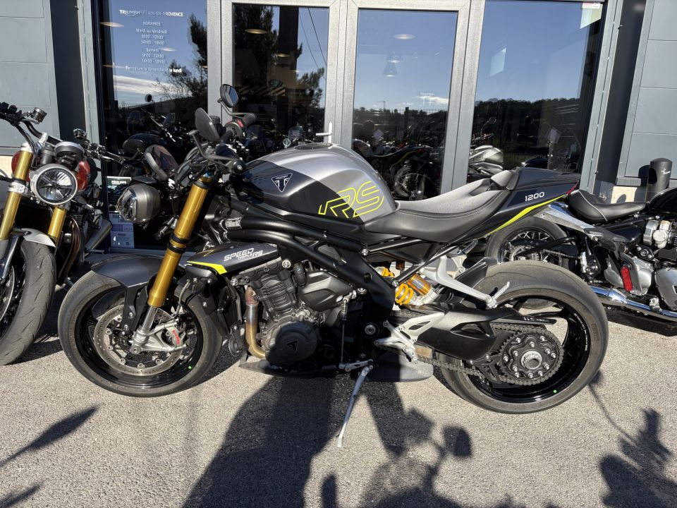 TRIUMPH SPEED TRIPLE 1200 RS 4