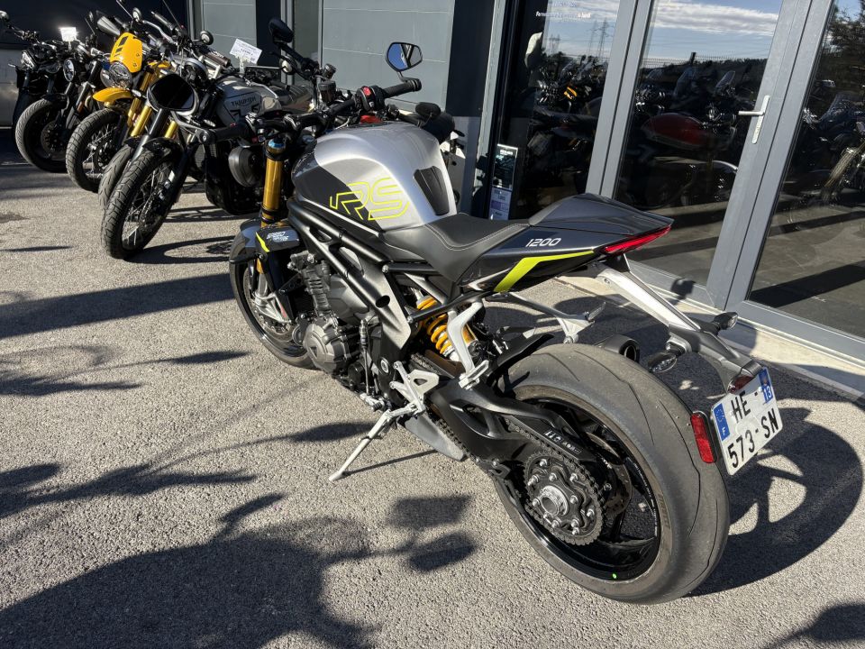 TRIUMPH SPEED TRIPLE 1200 RS 4