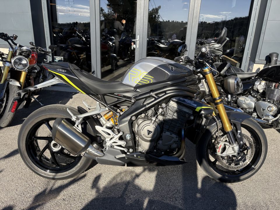TRIUMPH SPEED TRIPLE 1200 RS 4