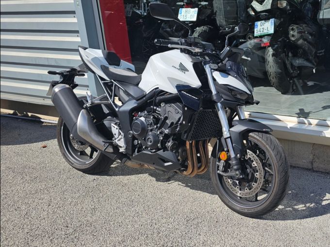 HONDA CB 1000 Hornet 4