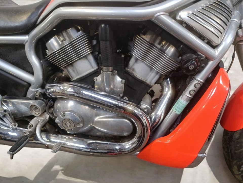 HARLEY-DAVIDSON V-ROD STREET ROD 1130 4