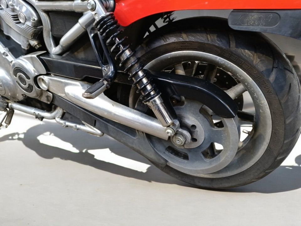 HARLEY-DAVIDSON V-ROD STREET ROD 1130 4