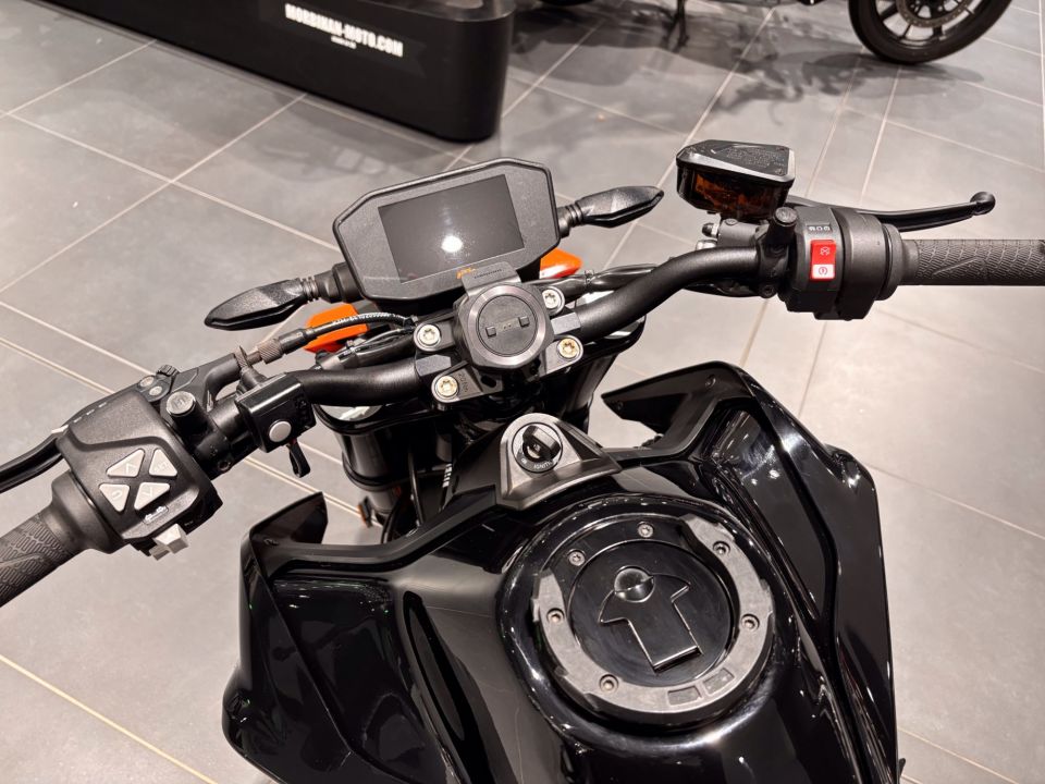 KTM 790 DUKE 4