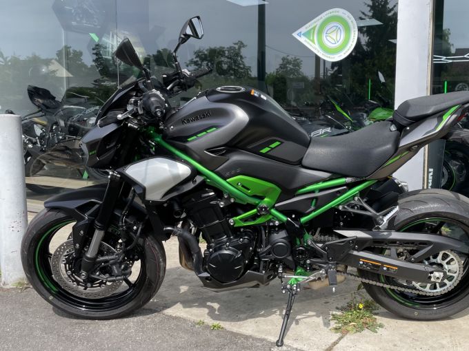 KAWASAKI Z900 A2 4