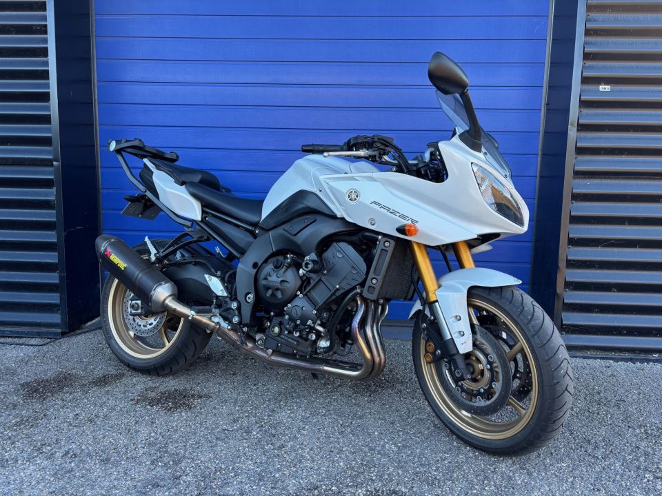 YAMAHA FZ8 S 4