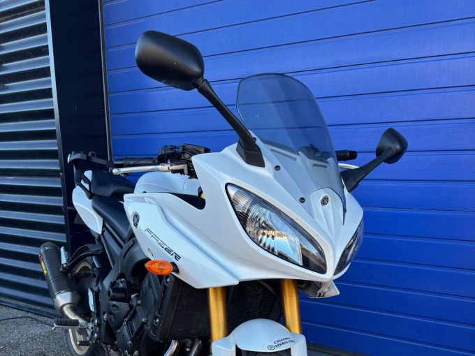 YAMAHA FZ8 S 4