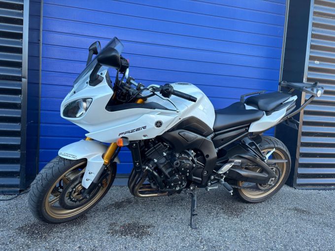 YAMAHA FZ8 S 4