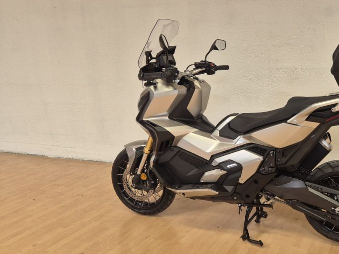 HONDA X-ADV 4