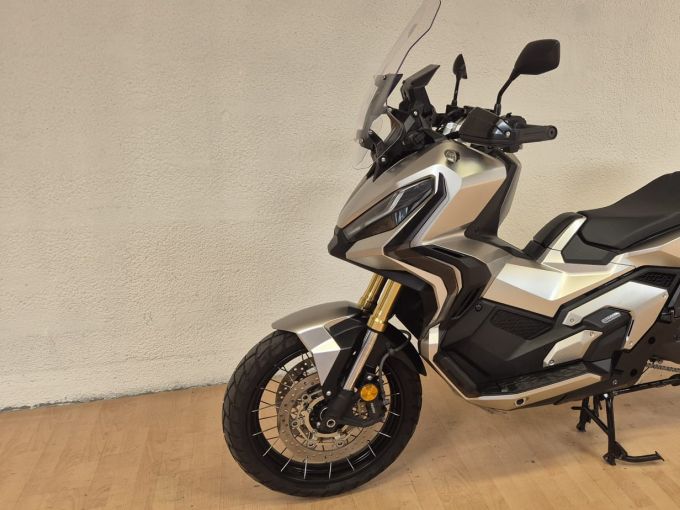 HONDA X-ADV 4