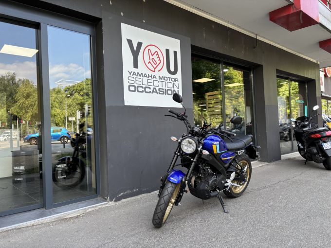 YAMAHA XSR 125 4