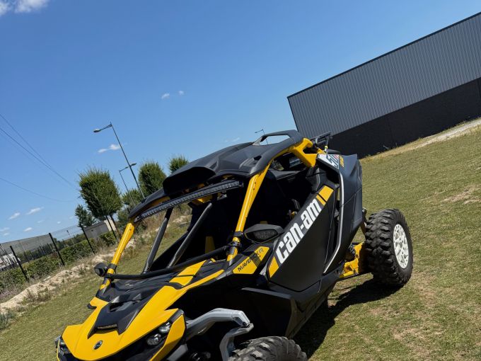 CAN-AM MAVERICK 4