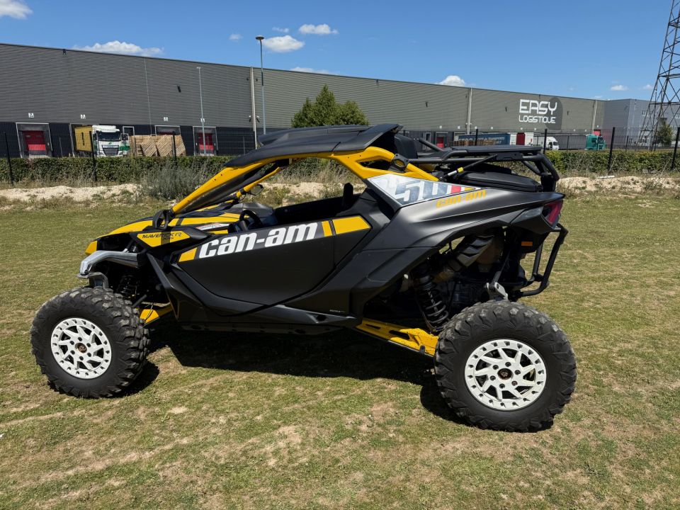 CAN-AM MAVERICK 4