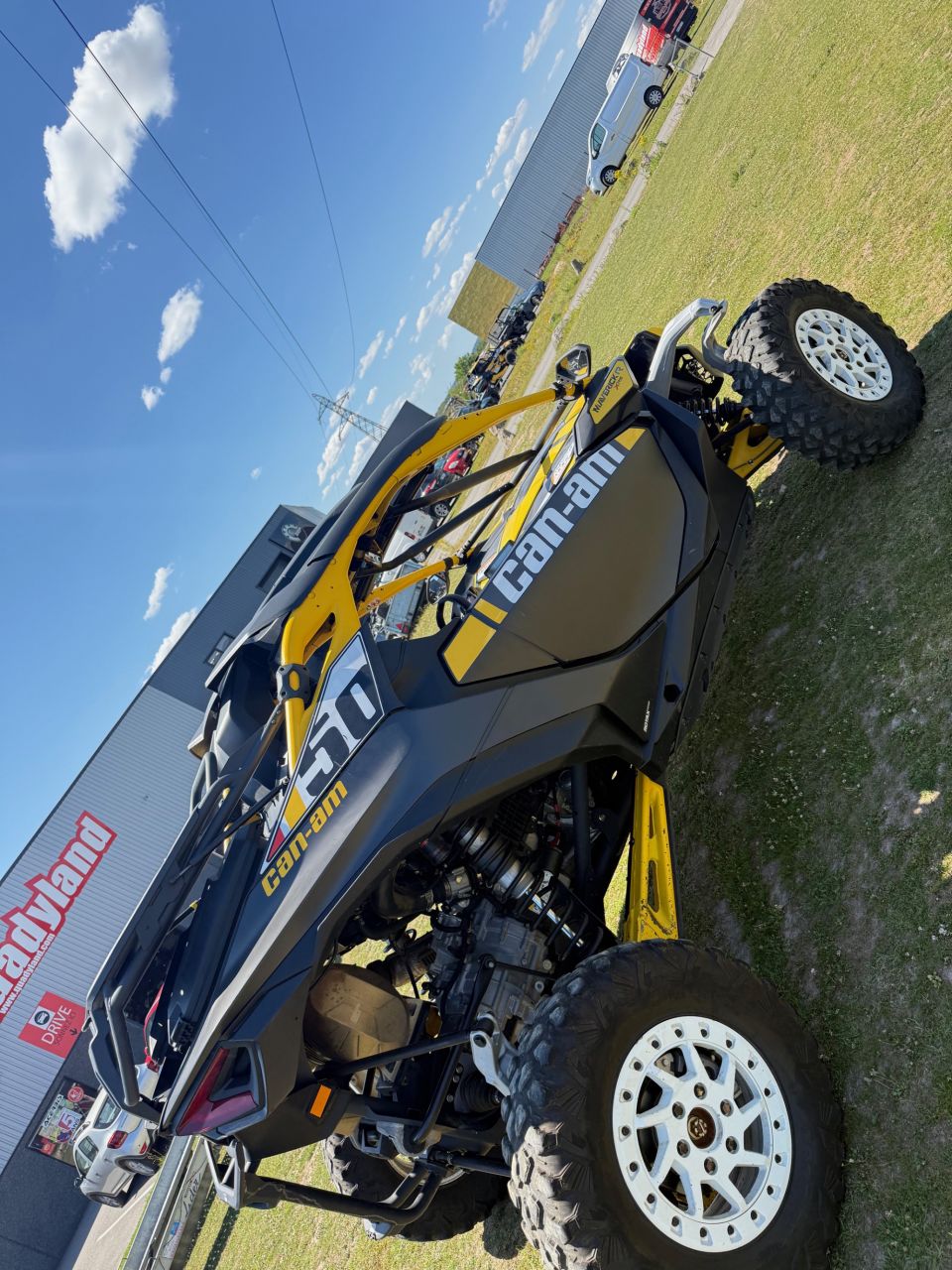 CAN-AM MAVERICK 4