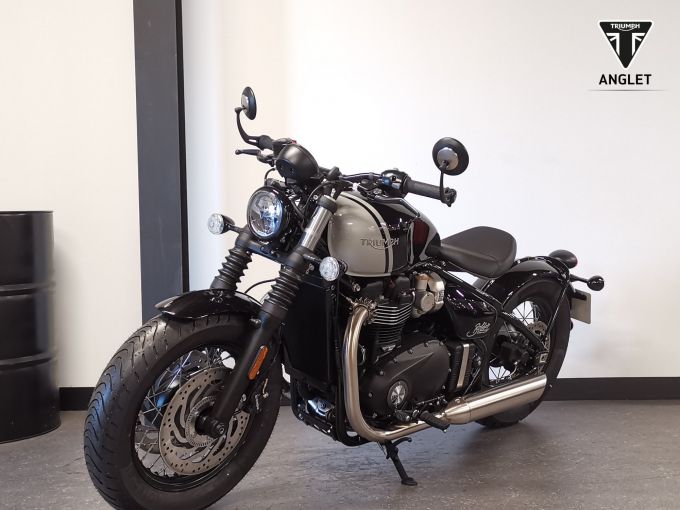 TRIUMPH Bonneville Bobber 1200 4