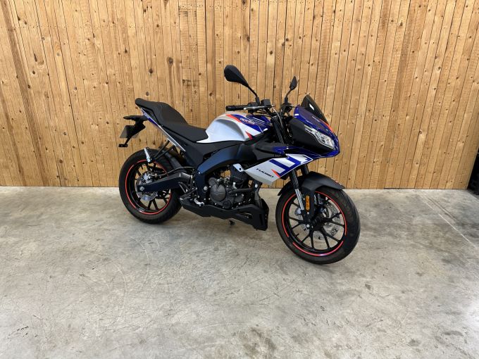 APRILIA TUONO 125 ABS 4