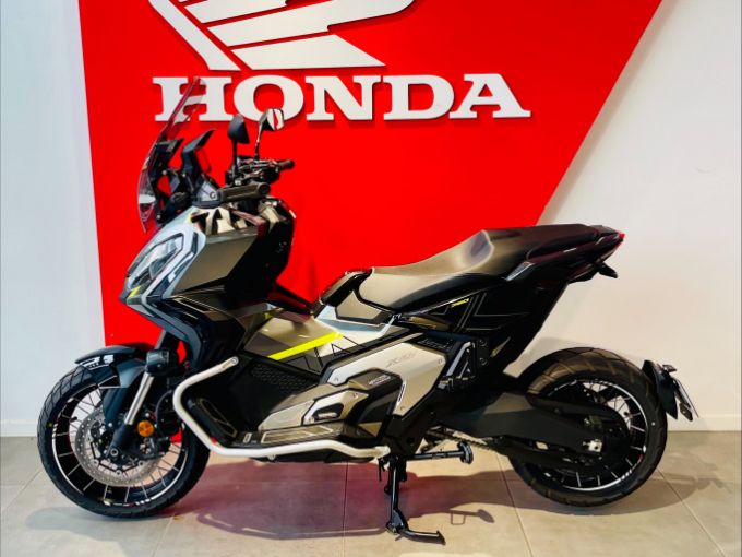 HONDA X-ADV 750 4