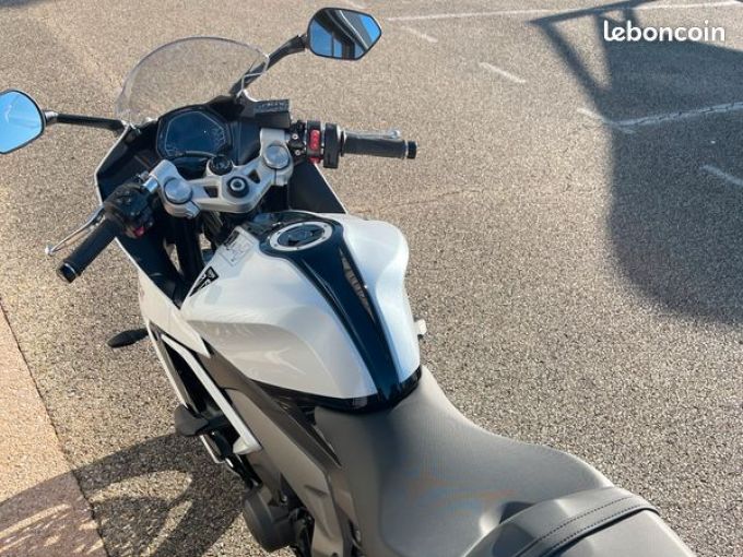 TRIUMPH 	DAYTONA 660 4