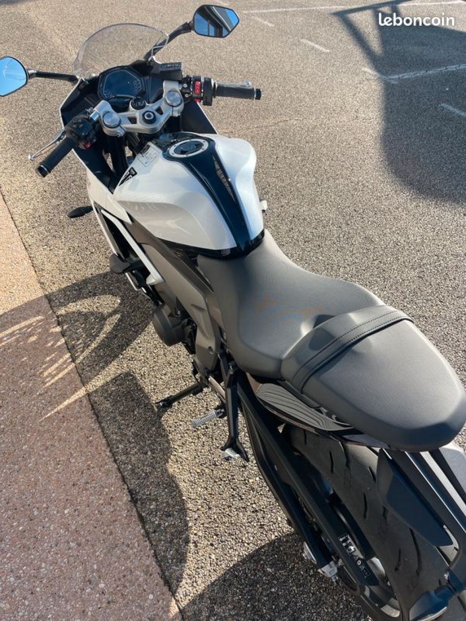 TRIUMPH 	DAYTONA 660 4