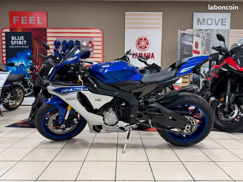 YAMAHA YZF 1000 R1 4