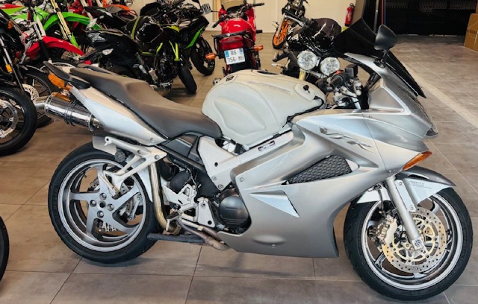 HONDA VFR 800 VTEC 4