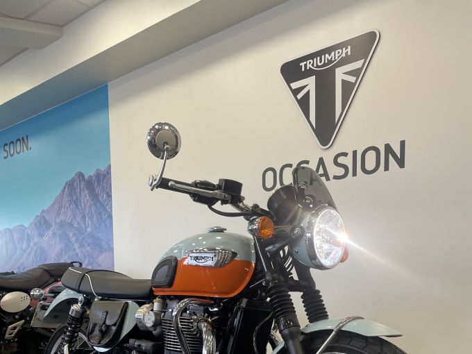 TRIUMPH BONNEVILLE T120 4