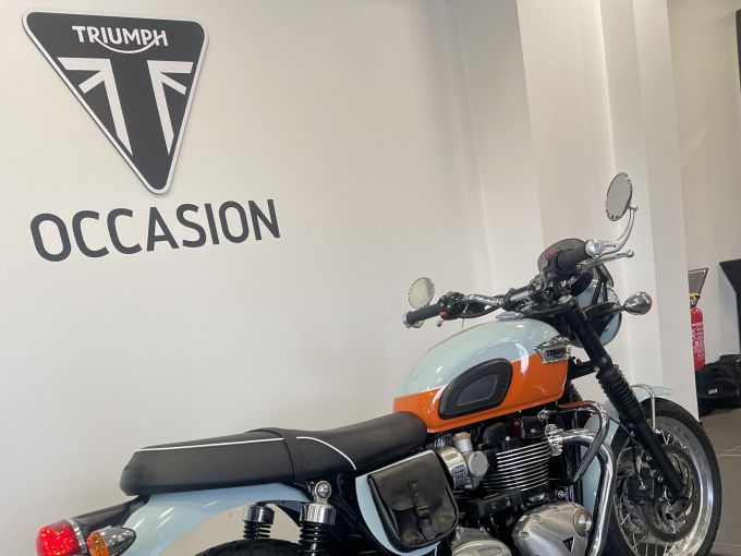 TRIUMPH BONNEVILLE T120 4
