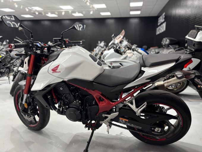 HONDA CB 750 HORNET 4