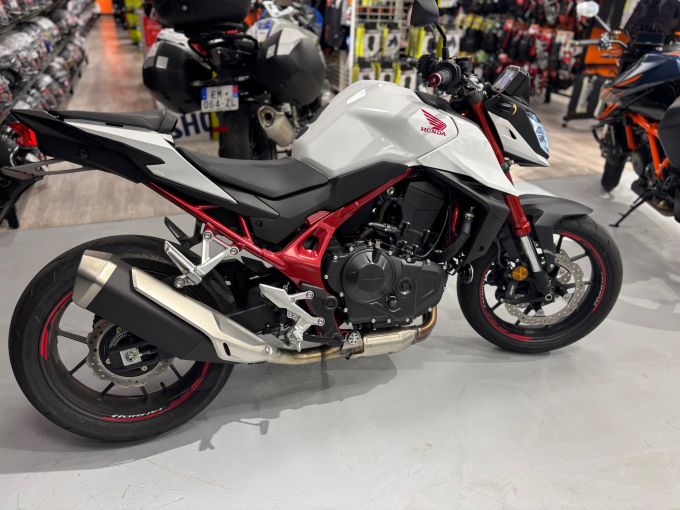 HONDA CB 750 HORNET 4