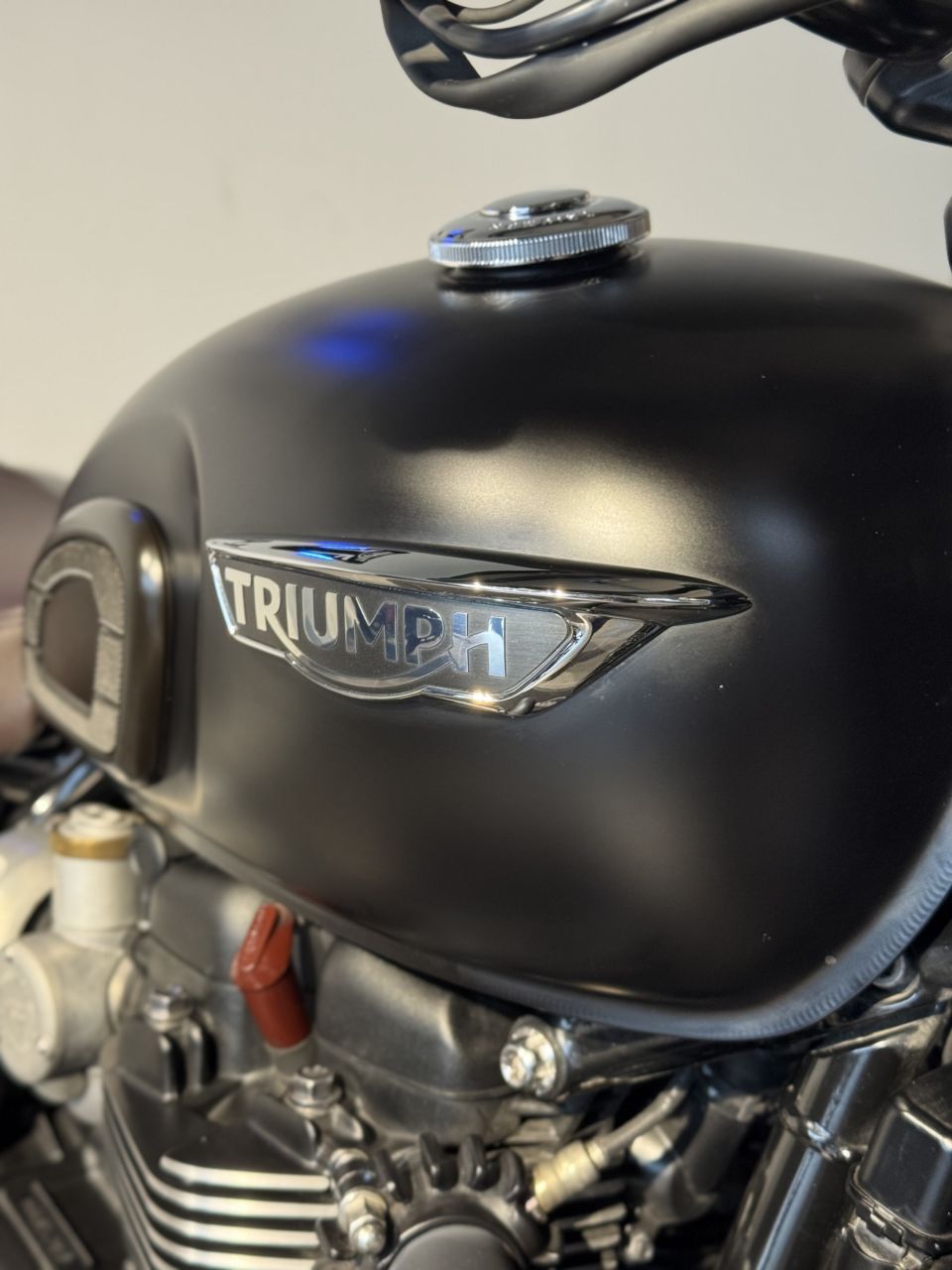 TRIUMPH Bonneville T120 Black 4