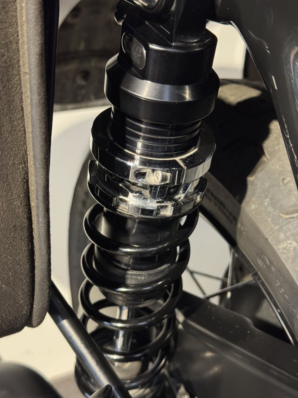 TRIUMPH Bonneville T120 Black 4