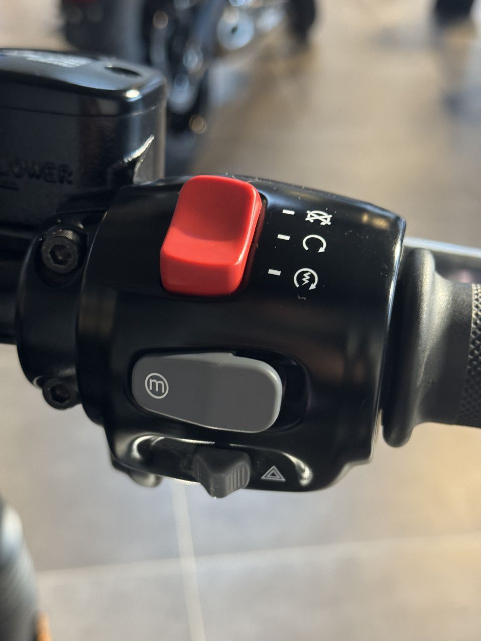 TRIUMPH Bonneville T120 Black 4