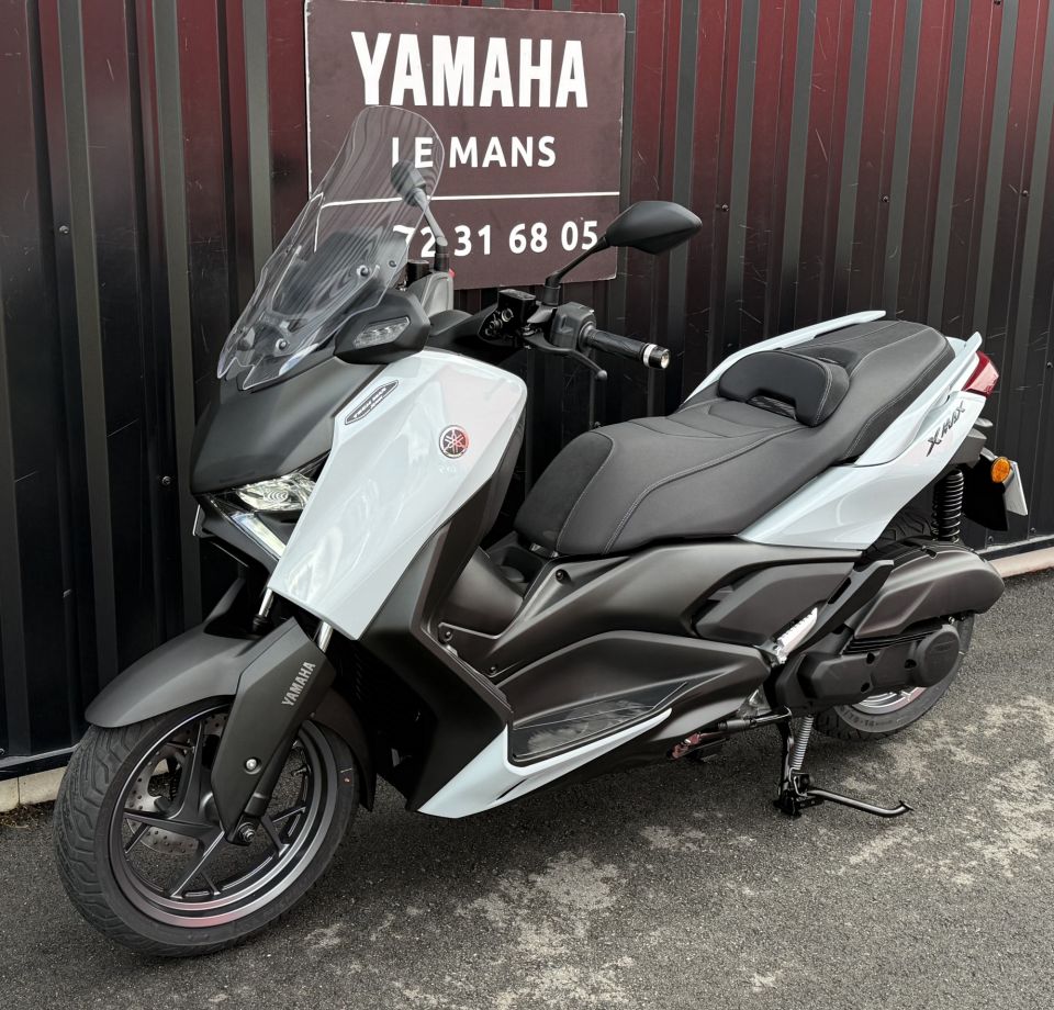 YAMAHA XMAX 125 TECH MAX 4