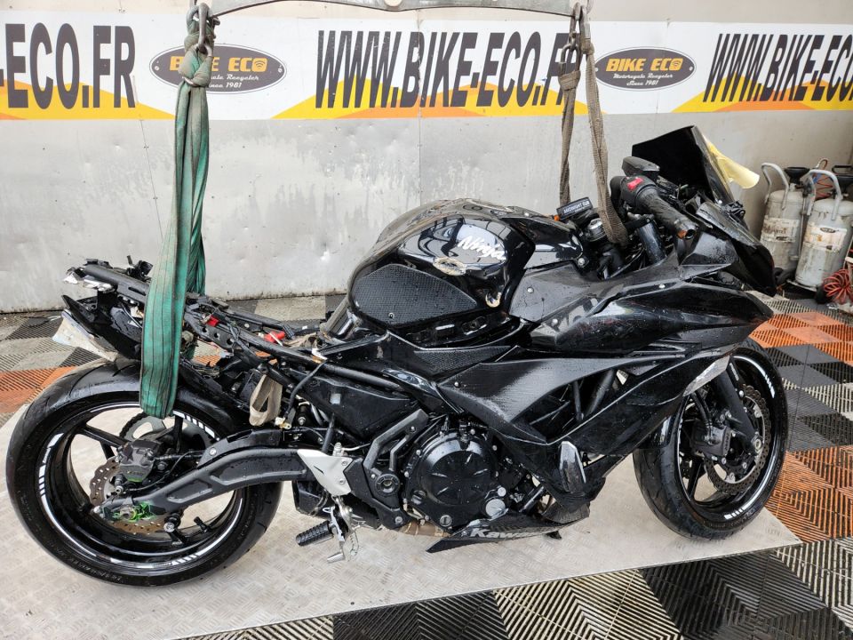 KAWASAKI NINJA 650 4