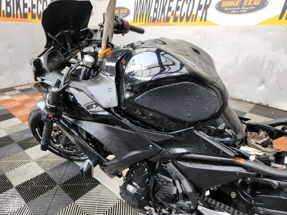 KAWASAKI NINJA 650 4