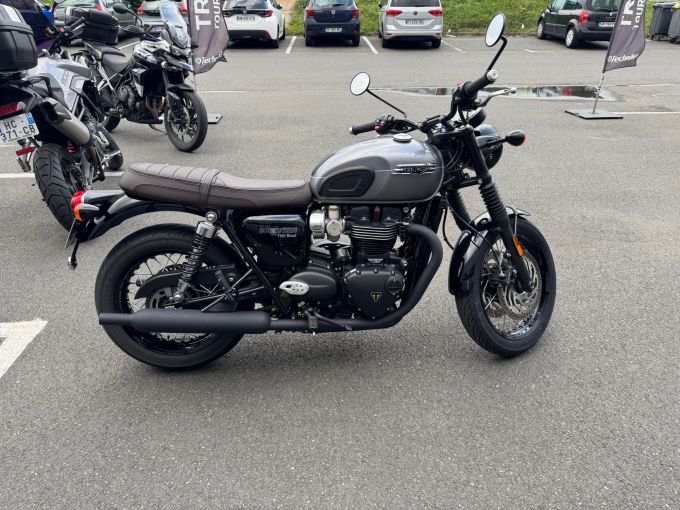 TRIUMPH Bonneville T120 Black 4